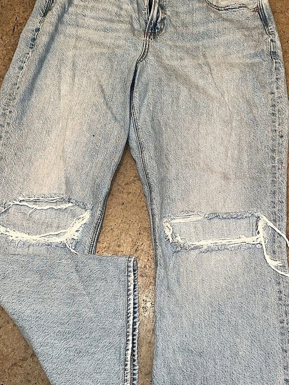 American Eagle High-Waisted Straight Ripped Jeans Blue Waist 16